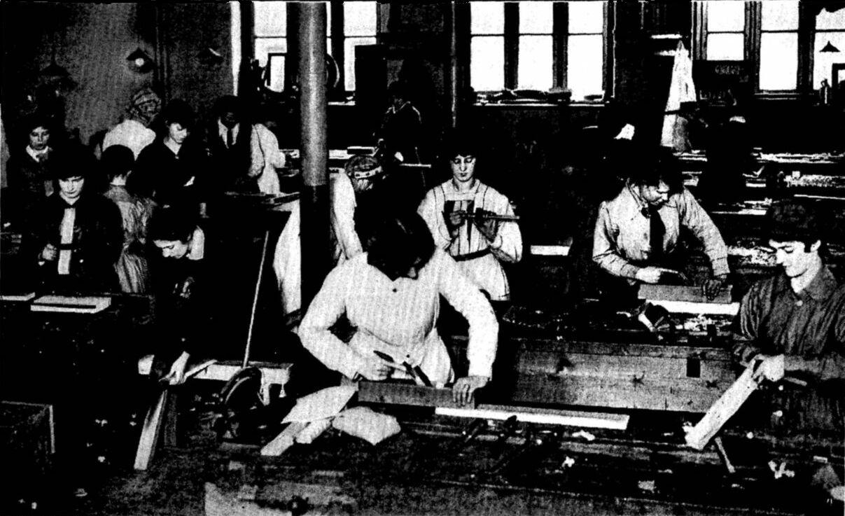 TRAINING WOMEN AS AEROPLANE BUILDERS